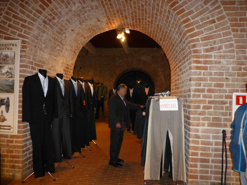 zdj. 14 W zabytkowej Twierdzy urządzono Galerię Handlową!