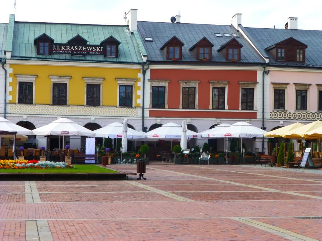 zdj. nr 11 Renesansowe, kolorowe kamieniczki w Rynku Zamojskim
