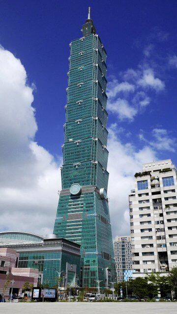 Taipei 101 (chiń. 台北101; pinyin Táiběi Yīlíngyī) – liczący 509,2 m wieżowiec znajdujący się w Tajpej na Tajwanie